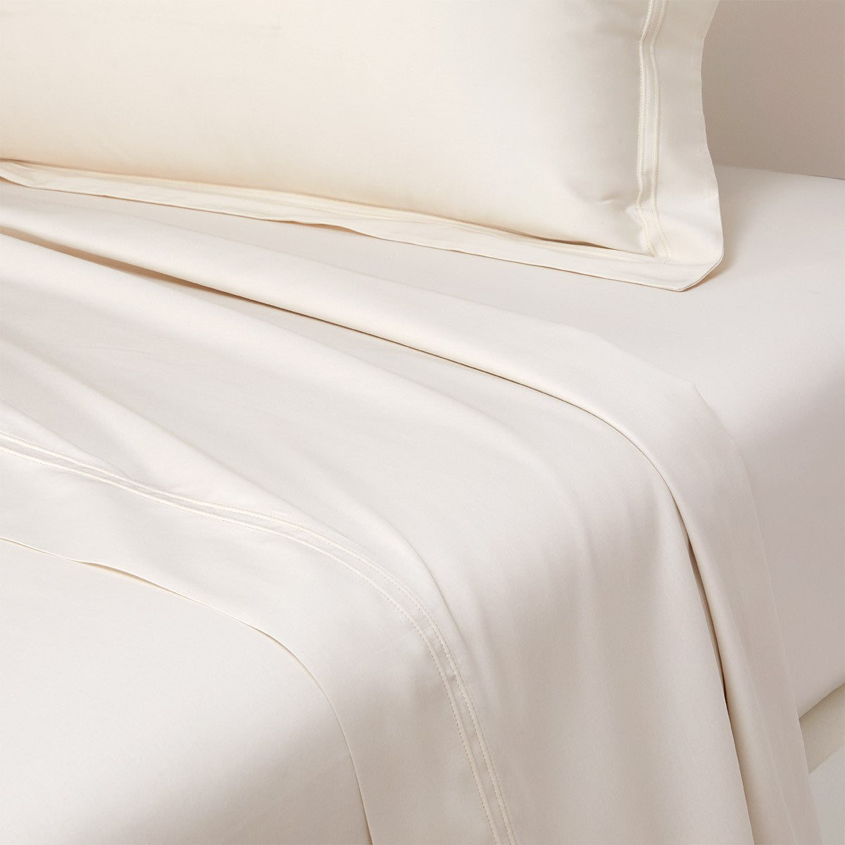 shop-the-official-shop-of-yves-delorme-triomphe-bedding-collection-online-now_13.jpg